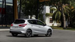 2017 Nissan Pulsar Black Edition