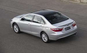 2017 Toyota Camry Hybrid Commemorative Edition