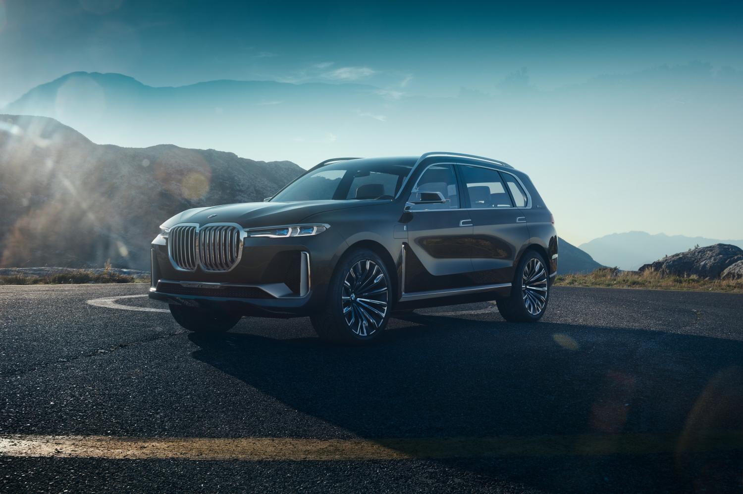 Большой внедорожник BMW: шесть посадочных мест и гибридный привод