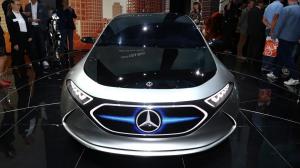 2017 Mercedes-Benz Concept EQA