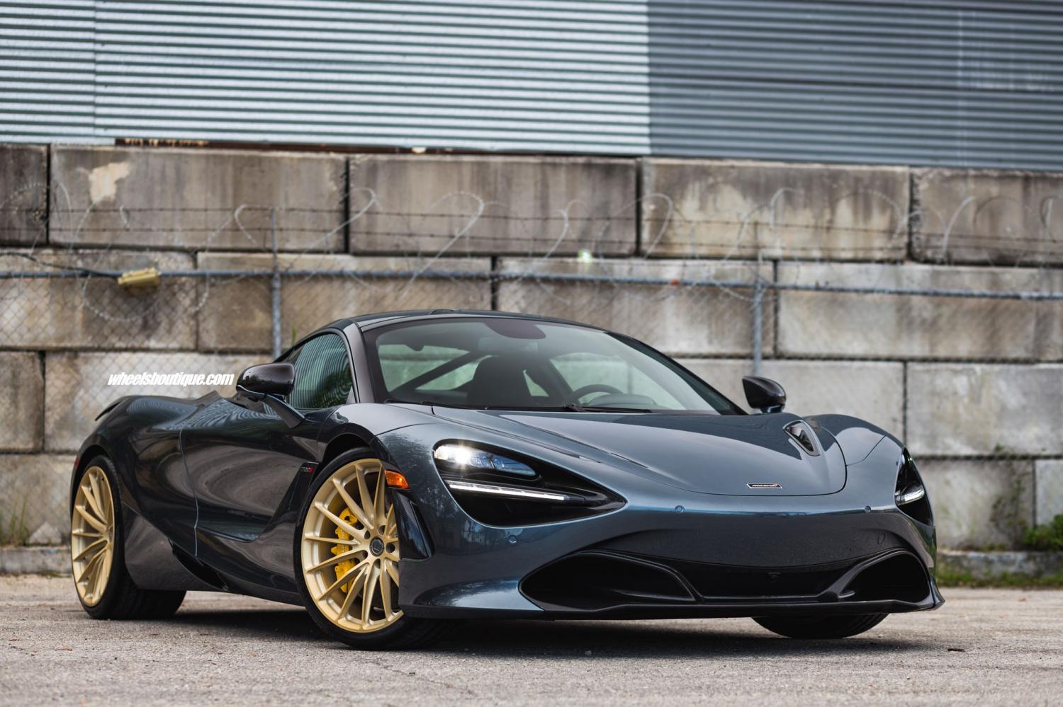 Спорткар McLaren 720S примерил золотистые диски HRE