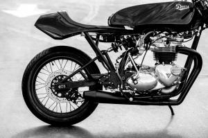 1978 Triumph T140 by Deus Customs