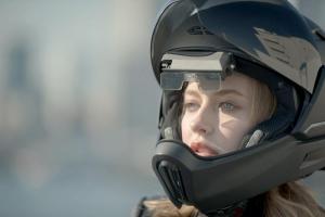 Умный мотошлем CrossHelmet X1 с HUD-технологий