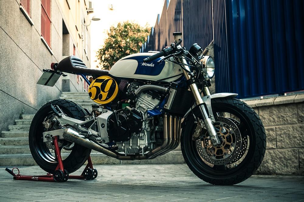 XTR Pepo: кафе рейсер Honda Hornet Sake Racer