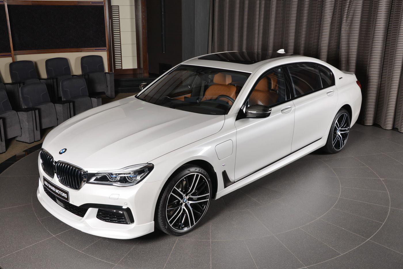 740i m sport. BMW 750 M Performance. БМВ 7 2018 белая. BMW 7 белая. БМВ 7 2020 белая.