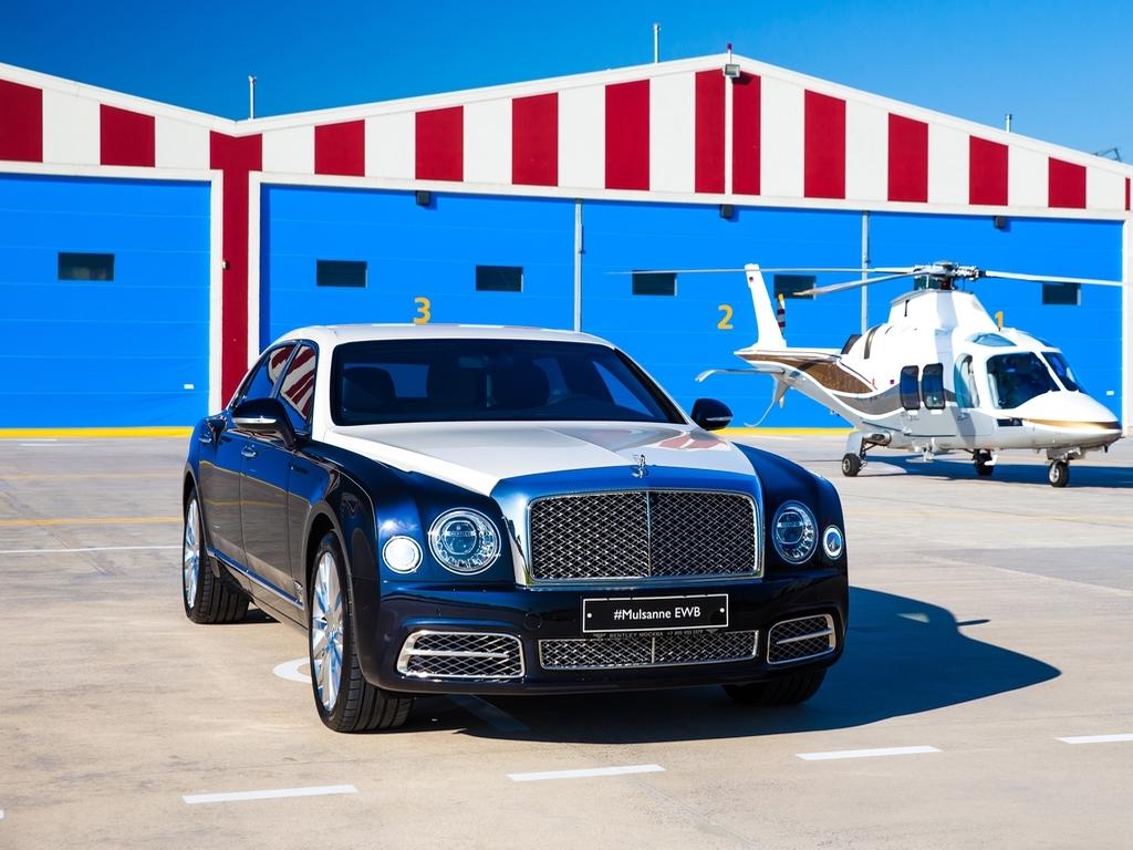 В Россию прибыла лимитированная серия роскошного седана Bentley Mulsanne EWB Hallmark