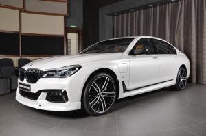 Белоснежный седан BMW 740Le получил пакет M Sport