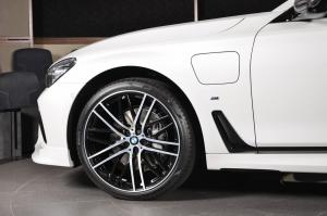 2017 BMW 740Le Hybrid M Sport Kit by Abu Dhabi Motors