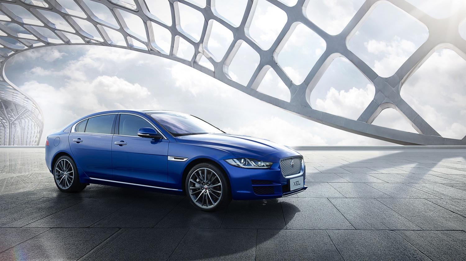 Официально рассекречена удлинённая модификация седана Jaguar XE
