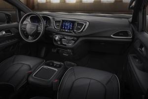 2017 Chrysler Pacifica Limited S Appearance Package