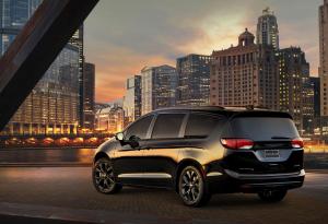 2017 Chrysler Pacifica Limited S Appearance Package
