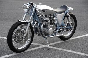 1976 Honda CB550 Bikini by Kirill Dumbulev