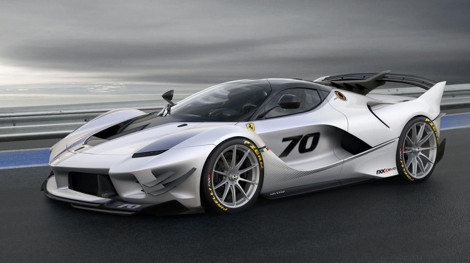 Состоялась официальная премьера экстремального гиперкара Ferrari FXX-K Evo