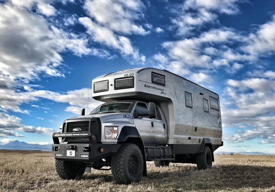 Американцы сделали из грузовика Ford внедорожный кемпер