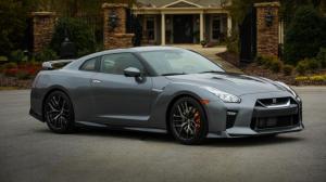 2018 Nissan GT-R Pure (R35)