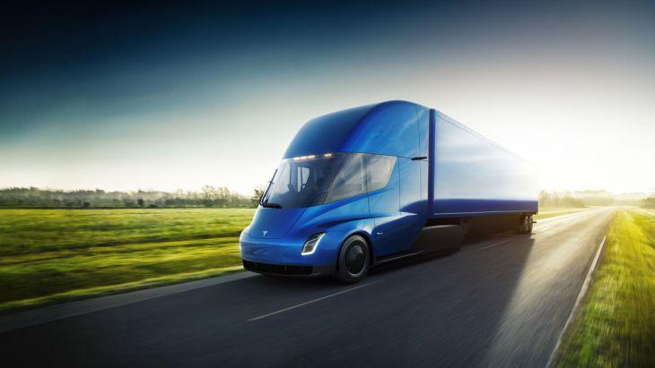 Tesla представила электрический грузовик Semi