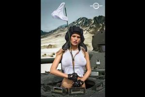 Кончился боезапас: чешские танкистки сложили оружие и обнажились