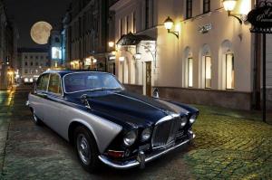 2017 Jaguar 420 by Carbon Motors