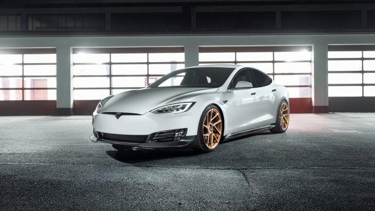 Тюнеры Novitec поработали над электрическим седаном Tesla Model S