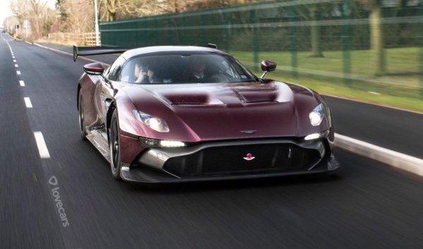 Aston Martin представил дорожную версию суперкара Vulcan