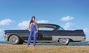 Календарь Girls & Legendary American Cars на 2018 год