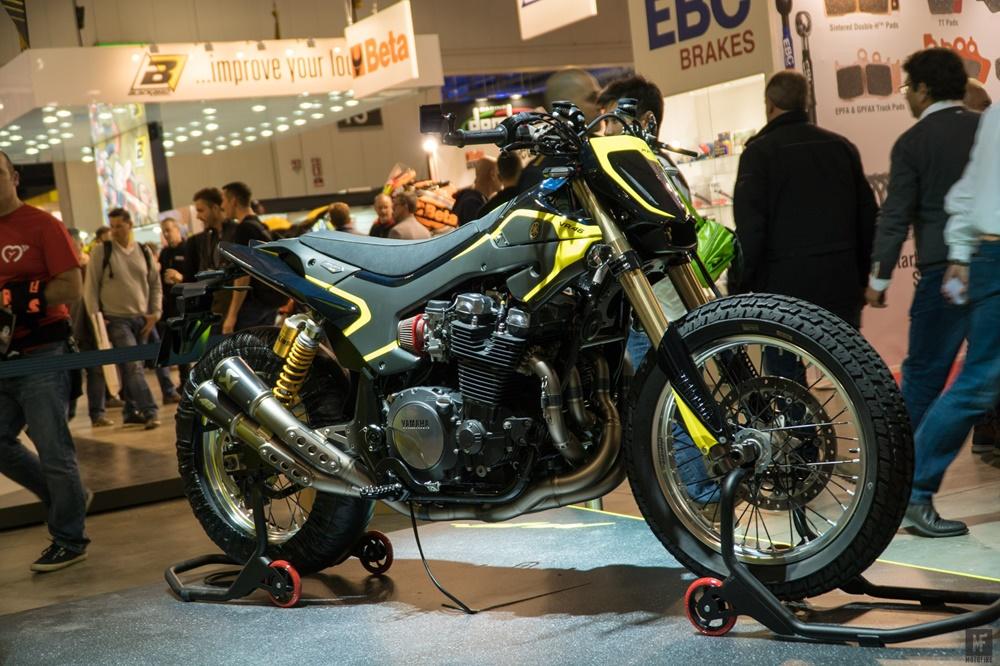 Yamaha XJR1300 - флэт-трекер Валентино Росси