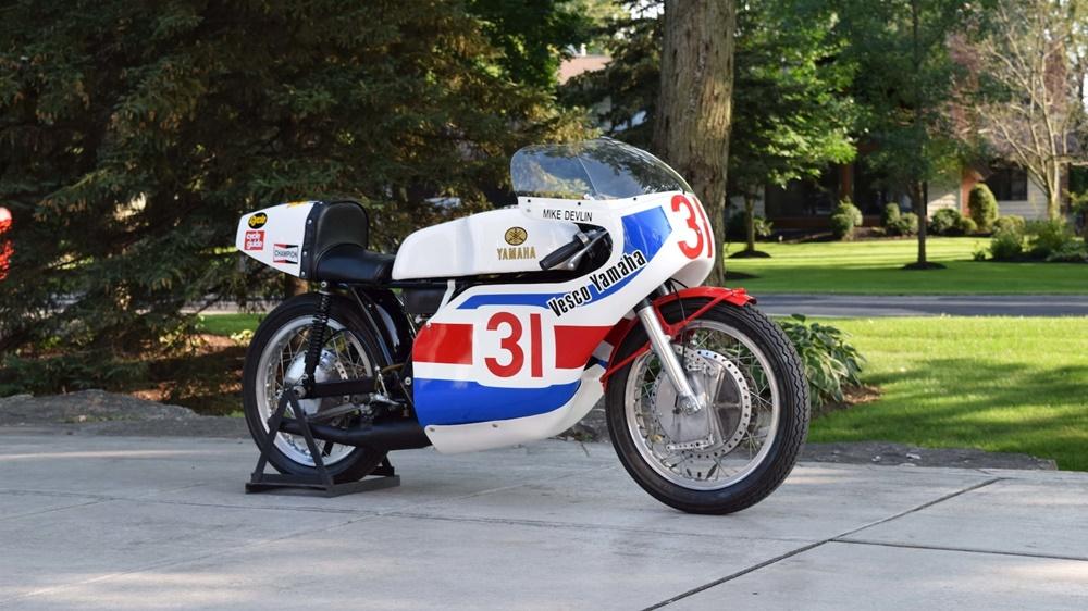 Старинный спортбайк Yamaha TD3 Mike Devlin 1972