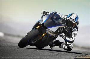 2018 Yamaha YZF-R1 & Yamaha YZF-R1M