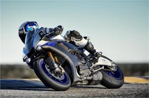 2018 Yamaha YZF-R1 & Yamaha YZF-R1M