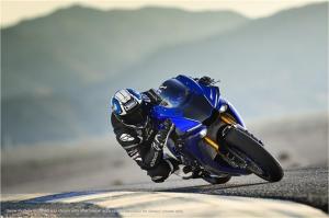 2018 Yamaha YZF-R1 & Yamaha YZF-R1M