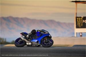 2018 Yamaha YZF-R1 & Yamaha YZF-R1M