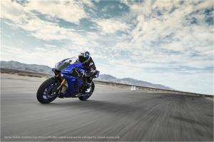 2018 Yamaha YZF-R1 & Yamaha YZF-R1M