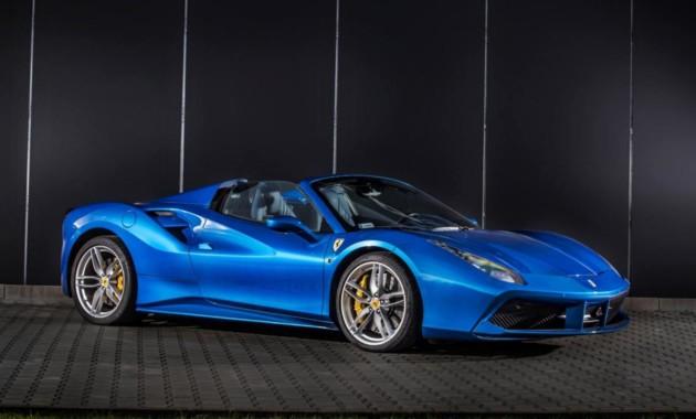 Дизайнеры Carlex Design поработали над интерьером родстера Ferrari 488 Spider