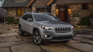 Внедорожник Jeep Cherokee подвергли обновлению