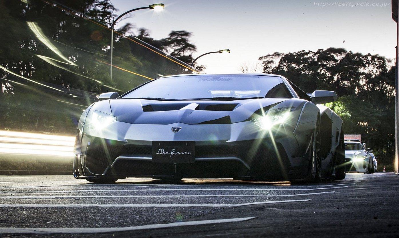 Суперкар Lamborghini Aventador примерил новый обвес от Liberty Walk