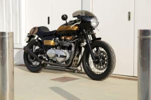 Tamarit Motorcycles: кафе рейсер Triumph Thruxton