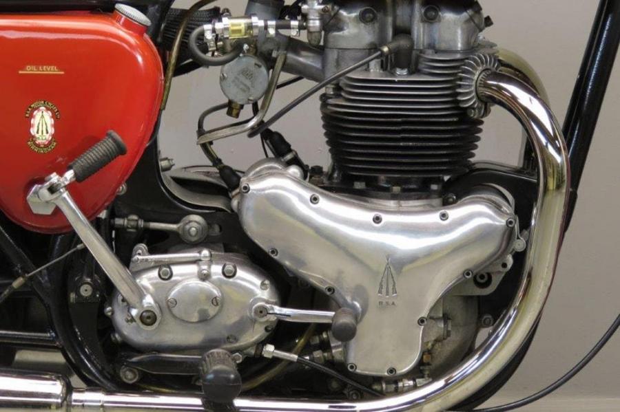 Обзор мотоцикла BSA A 10R Super Rocket 650 1960 - технические характеристики и особенности Обзор мотоцикла BSA A 10R Super Rocket 650 1960: технические характеристики и особенности