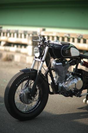 2018 Royal Enfield Classic 500 by KR Customs