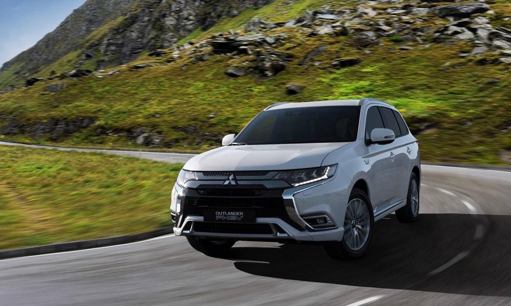 Гибридный кроссовер Mitsubishi Outlander PHEV подвергли обновлению