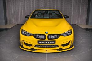 В шоу-руме Abu Dhabi Motors появился эксклюзивный кабриолет BMW M4