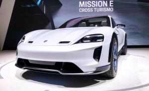2018 Porsche Mission E Cross Turismo