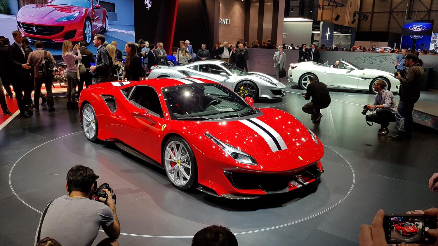 Хардкорный суперкар Ferrari 488 Pista гостит в Женеве
