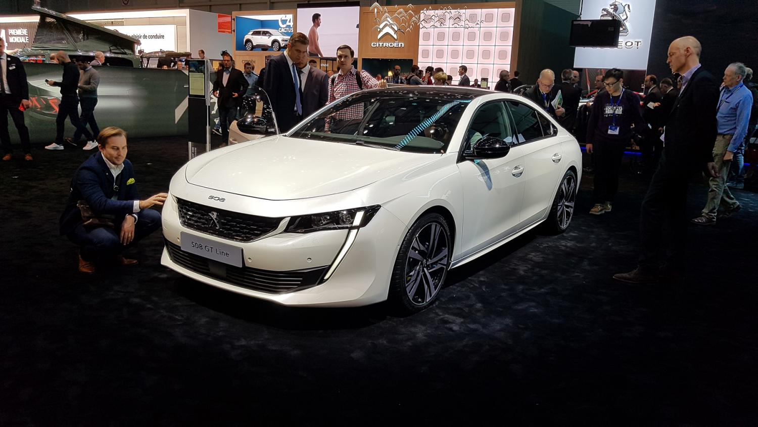 Peugeot 508 нового поколения: стильный лифтбэк вместо седана