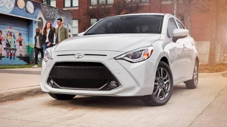 Седан Toyota Yaris подвергли обновлению и переименовали