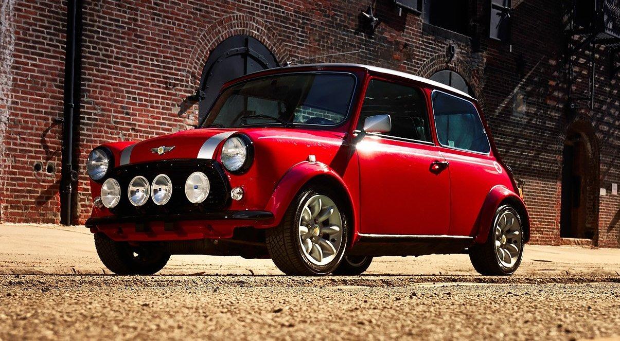 Классический хэтчбэк MINI Cooper обернулся электромобилем
