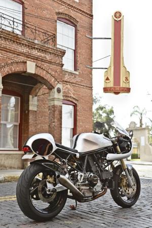 1997 Ducati 900SS by Joao Chavez