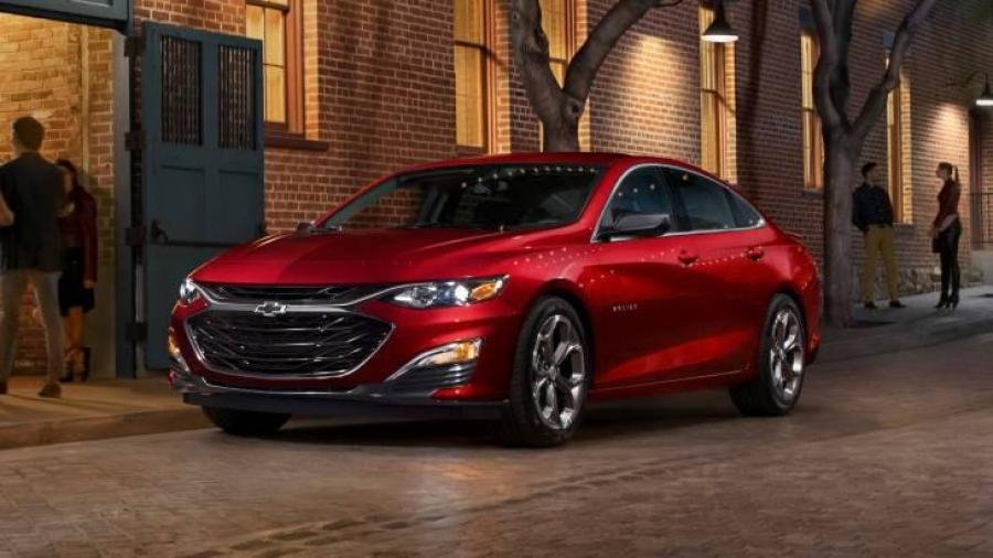 Chevrolet обновил седан Malibu и подготовил его «спортивный» вариант RS