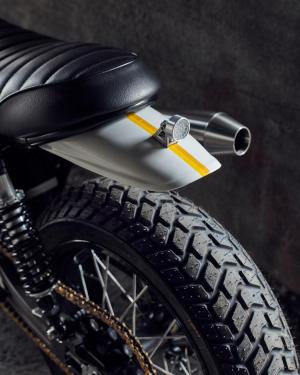 2018 Yamaha SR500 by Daniel Peter