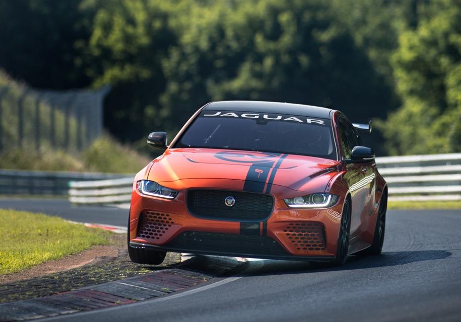 Самый мощный и экстремальный седан Jaguar подвергли обновлению