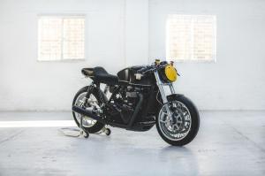 2018 Triumph Thruxton R by deBolex